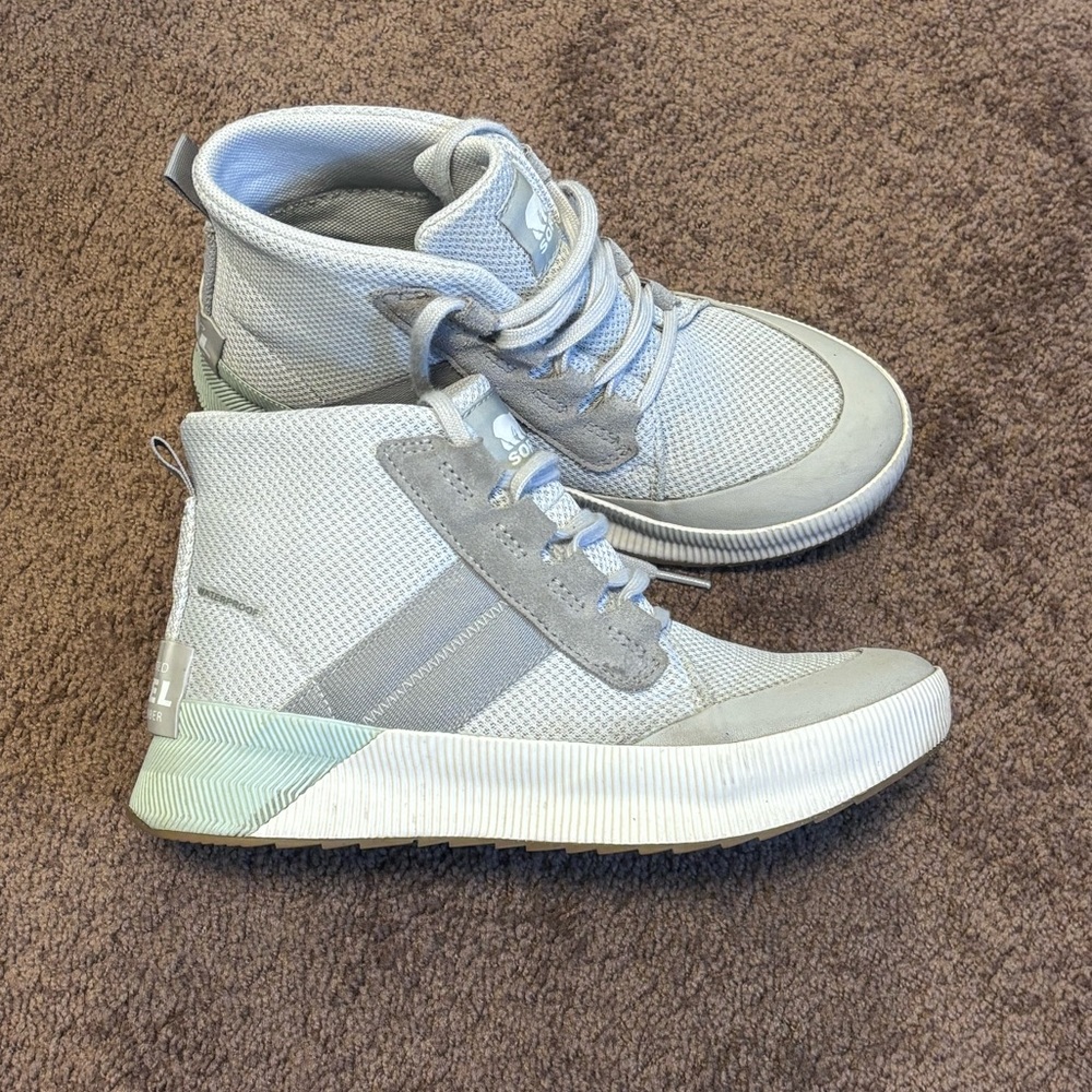 Sorel | Out n About Waterproof Sneakers Sz 8